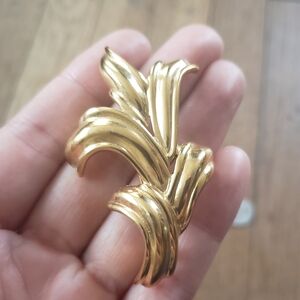 Gold Tone Polished Metal Brooch by Monet Abstract Wheat Leaf Nature 80s Ribbon